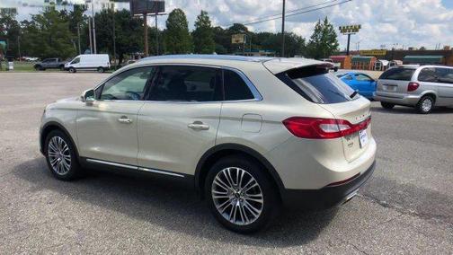 White 2016 Lincoln MKX Reserve