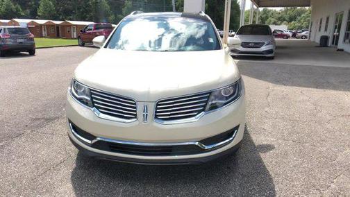 White 2016 Lincoln MKX Reserve