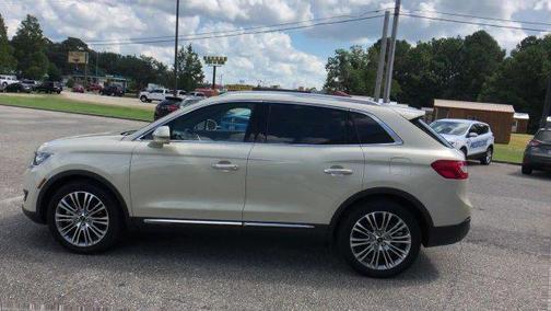 White 2016 Lincoln MKX Reserve