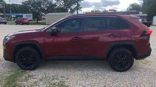 2020 Toyota RAV4 LE