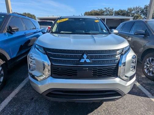 2022 Mitsubishi Outlander ES