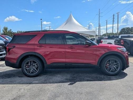 2025 Ford Explorer ST
