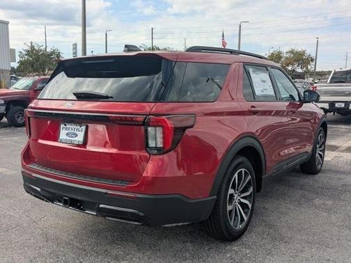 2025 Ford Explorer ST-Line