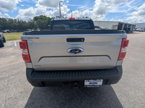 ICONIC SILVER METALLIC 2024 Ford Maverick XLT