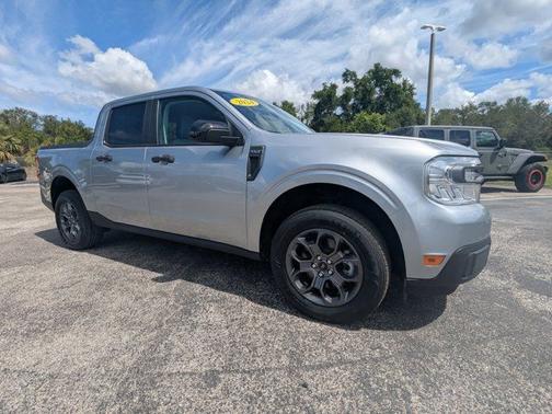 ICONIC SILVER METALLIC 2024 Ford Maverick XLT