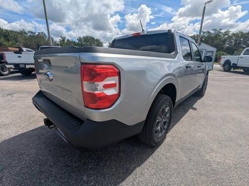 ICONIC SILVER METALLIC 2024 Ford Maverick XLT