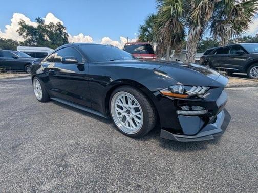 2021 Ford Mustang EcoBoost