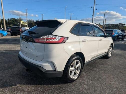 2022 Ford Edge SE