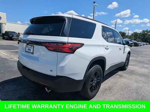Summit White 2023 Chevrolet Traverse LT CLOTH
