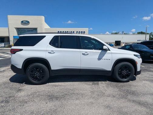 Summit White 2023 Chevrolet Traverse LT CLOTH