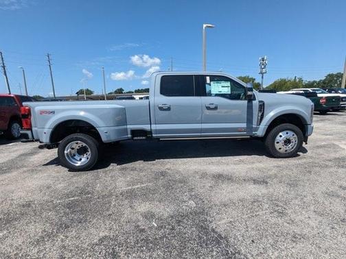 2025 Ford F-450 Platinum