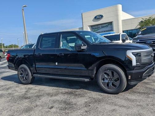 2025 Ford F-150 Lightning Flash