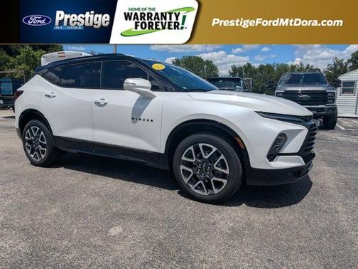 Iridescent Pearl Tricoat 2024 Chevrolet Blazer RS