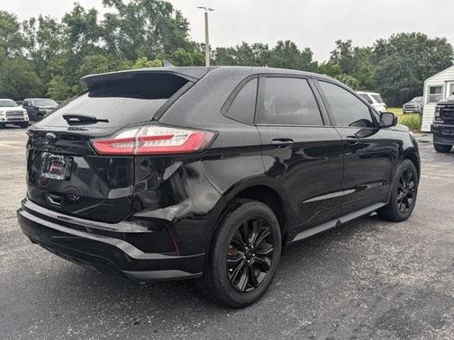 2022 Ford Edge SE