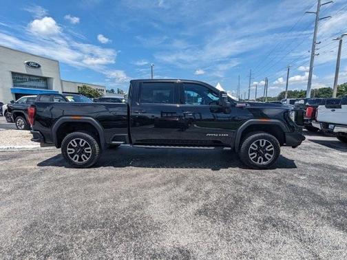 2023 GMC Sierra 2500 AT4
