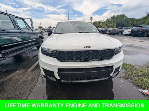 Bright White Clearcoat 2024 Jeep Grand Cherokee LIMITED