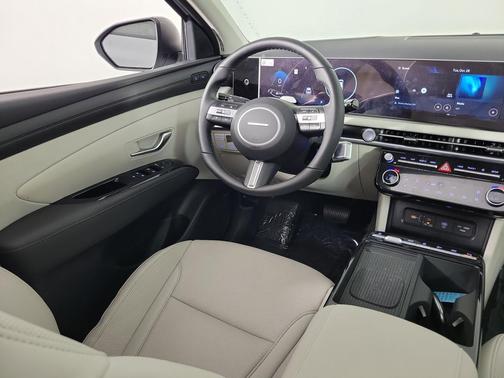 Shimmering Silver 2025 Hyundai TUCSON Limited