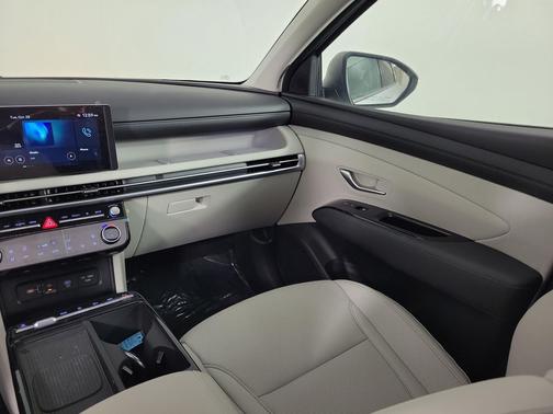 Shimmering Silver 2025 Hyundai TUCSON Limited