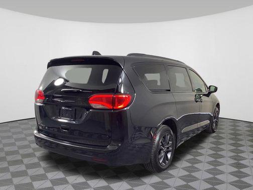 2020 Chrysler Pacifica L