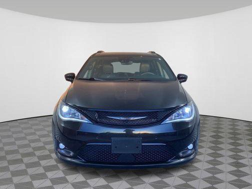 2020 Chrysler Pacifica L