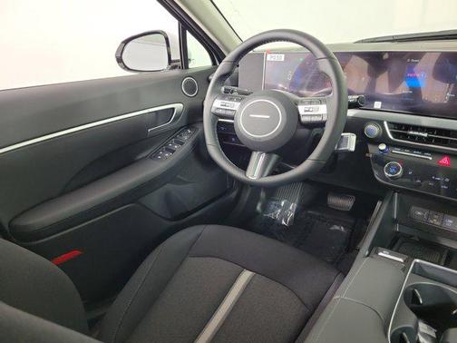 2026 Hyundai SONATA SEL