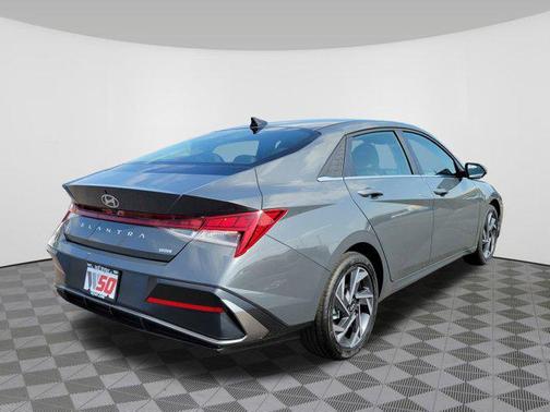 2025 Hyundai ELANTRA Limited