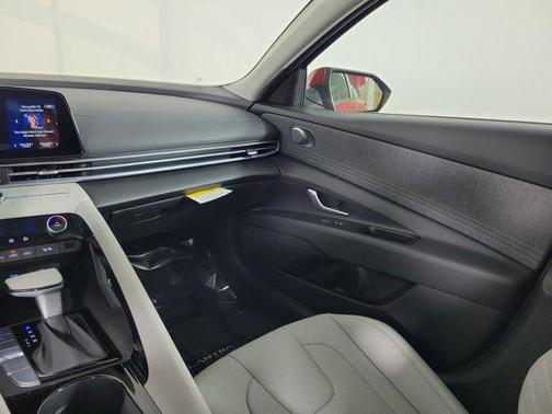 2025 Hyundai ELANTRA HEV Limited