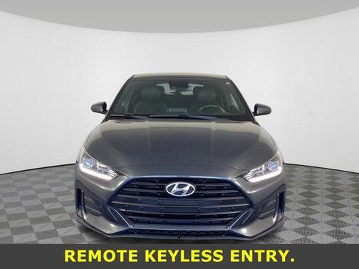 2019 Hyundai Veloster 2
