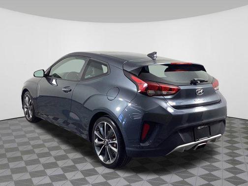 2019 Hyundai Veloster 2