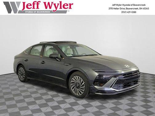 2025 Hyundai SONATA Hybrid Limited