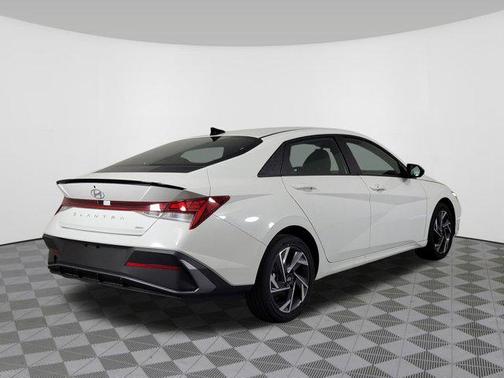 2025 Hyundai ELANTRA HEV SEL Sport