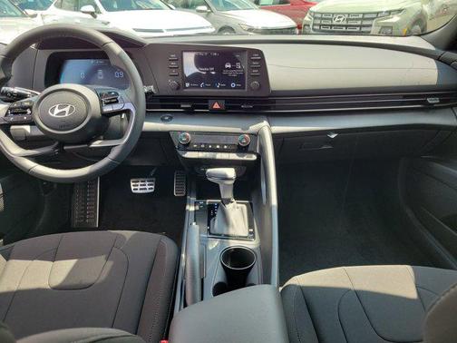2025 Hyundai ELANTRA Sport