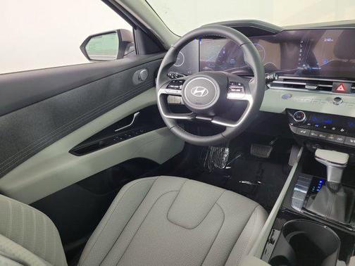 2025 Hyundai ELANTRA HEV Limited