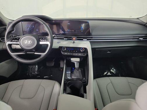 2025 Hyundai ELANTRA HEV Limited