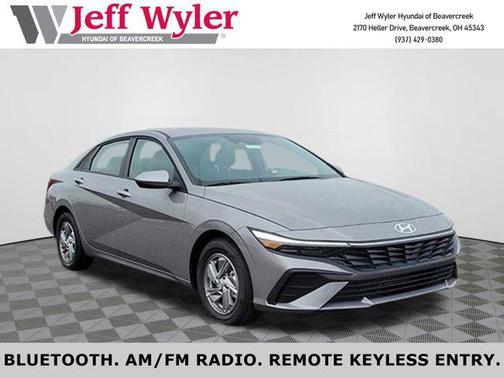 2025 Hyundai ELANTRA SE