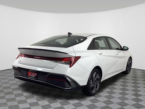 2025 Hyundai ELANTRA SEL