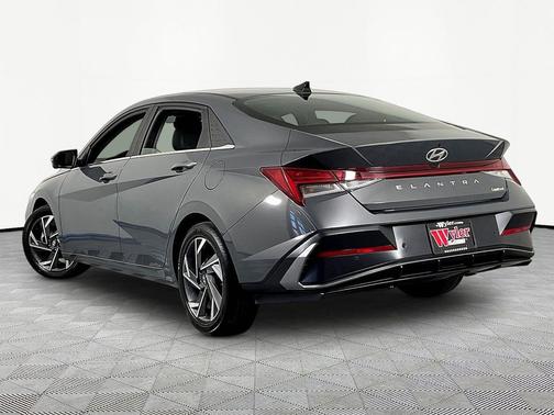 Ecotronic Gray 2024 Hyundai ELANTRA Limited