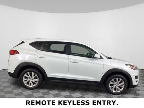 2021 Hyundai TUCSON SE