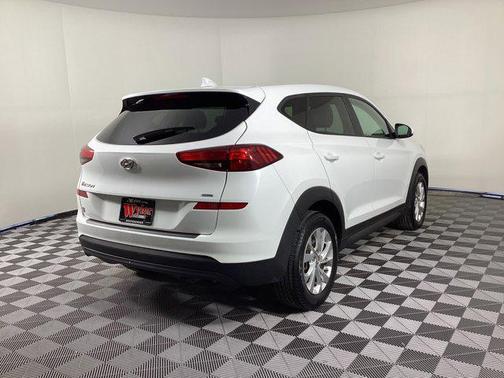 2021 Hyundai TUCSON SE
