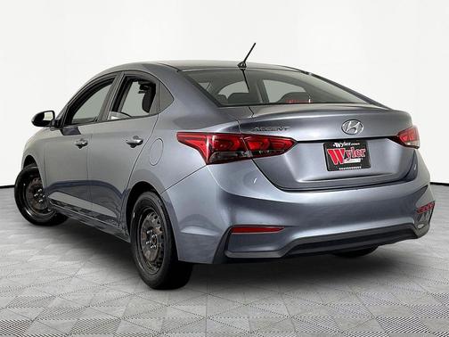 Urban Gray Metallic 2019 Hyundai Accent SE