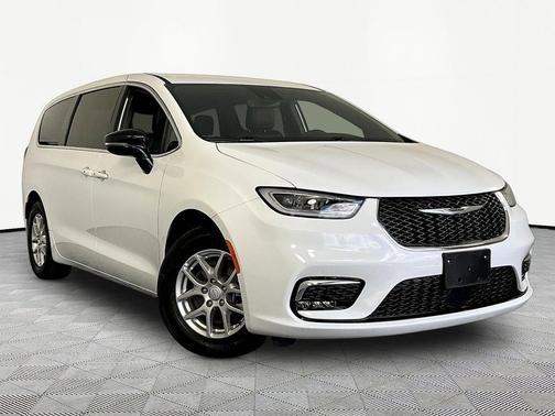 Bright White Clearcoat 2025 Chrysler Pacifica L