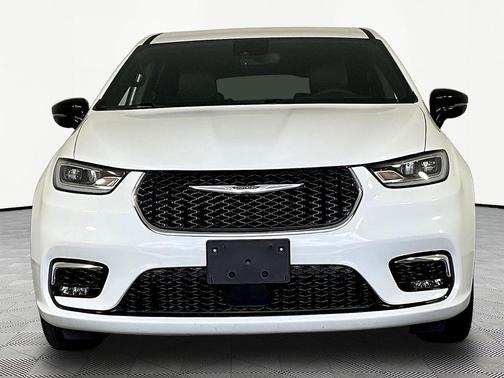 Bright White Clearcoat 2025 Chrysler Pacifica L