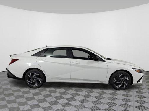 2025 Hyundai ELANTRA HEV SEL Sport