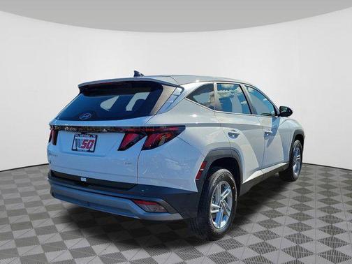 2025 Hyundai TUCSON SE