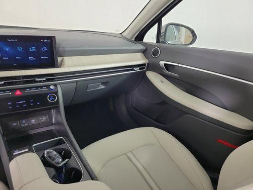 2026 Hyundai SONATA Hybrid Base
