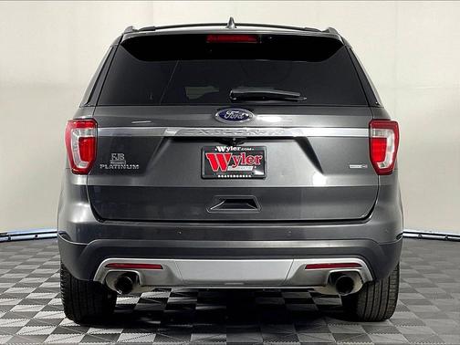 MAGNETIC METALLIC 2016 Ford Explorer Platinum