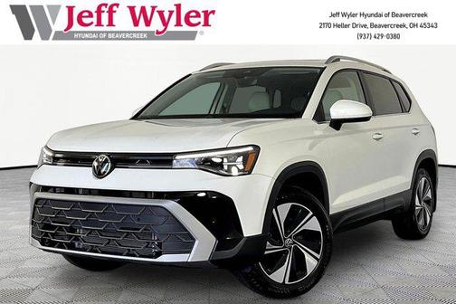 Deep Black Pearl 2025 Volkswagen Taos 1.5T SE