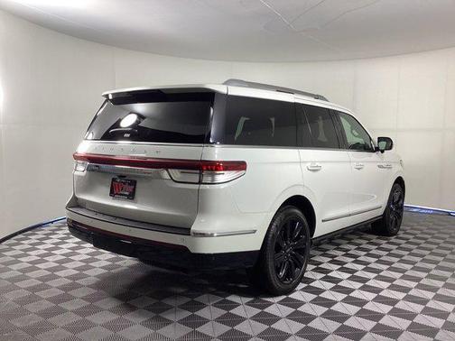 2024 Lincoln Navigator Reserve