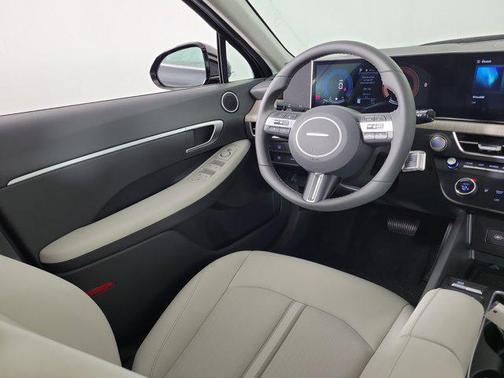2025 Hyundai SONATA Hybrid SE