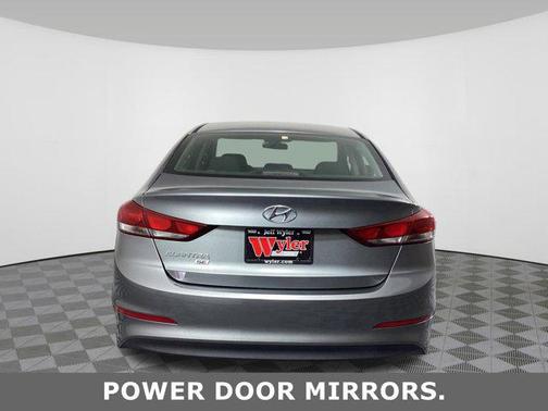 2018 Hyundai ELANTRA SE